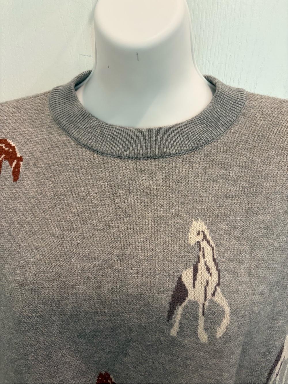 Pants Store Put You First Gray Horse-Print Crewneck Sweater Size L - Picture 2 of 6